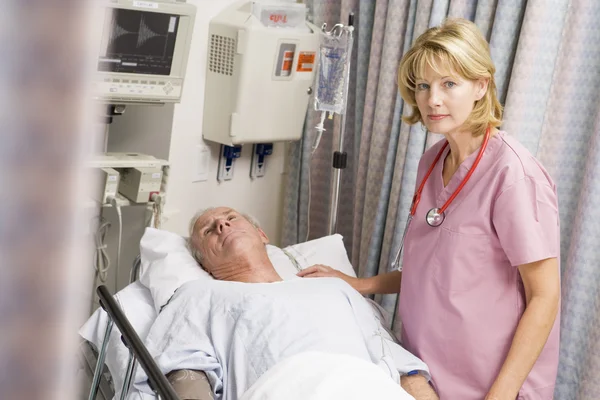Doctor Caring For Patient — Stock Photo, Image