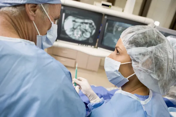 Surgeons During An Operation — Stock Photo, Image