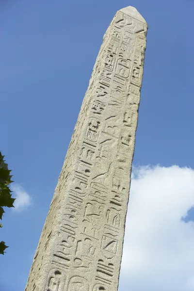 stock image Low Angle View Of Cleopatra's Needle In London, England