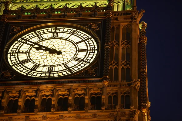 Big ben upplyst på natten, london, england — Stockfoto