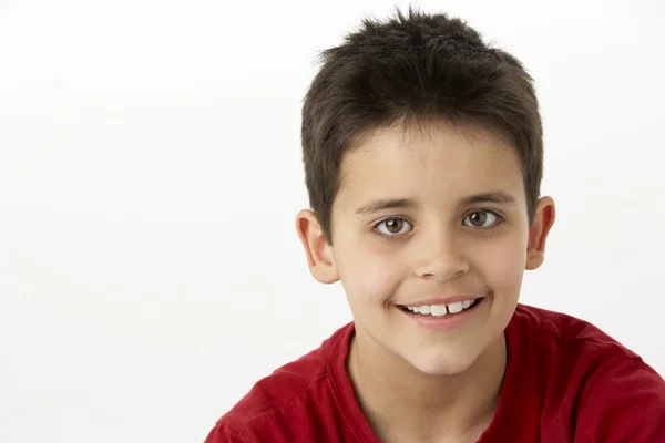Πορτρέτο του χαμογελαστού νεαρού αγοριού — Φωτογραφία Αρχείου
