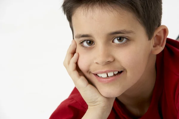 Πορτρέτο Του Χαμογελαστού Νεαρού Αγοριού — Φωτογραφία Αρχείου