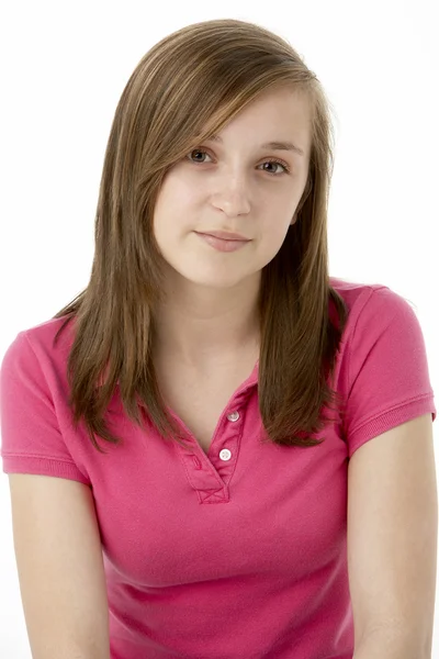 Nastoletnia dziewczyna siedzi w studiu — Zdjęcie stockowe