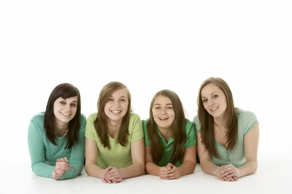 Gruppe Teenager-Freundinnen — Stockfoto
