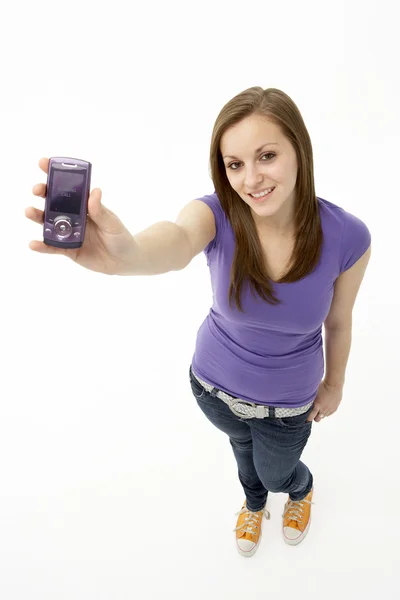 Ragazza adolescente con telefono cellulare — Foto Stock