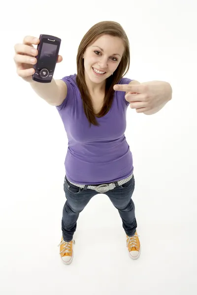 十代の女の子とともに携帯電話 — ストック写真