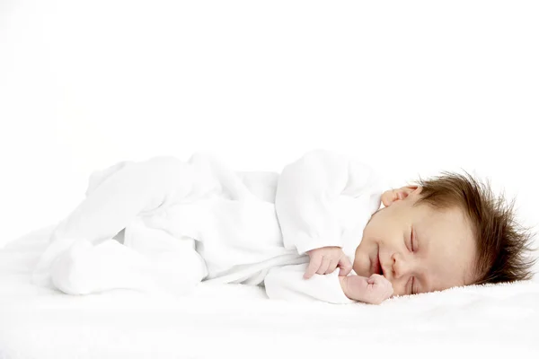 Fridfullt Sovande Nyfött Barn — Stockfoto