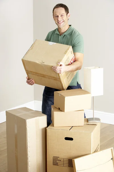 Homem Movendo Para Uma Nova Casa — Fotografia de Stock