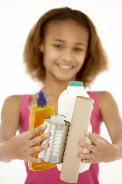 Mladá dívka drží, recyklace — Stock fotografie