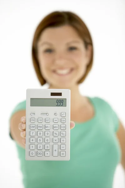 Kobieta gospodarstwa kalkulator — Zdjęcie stockowe