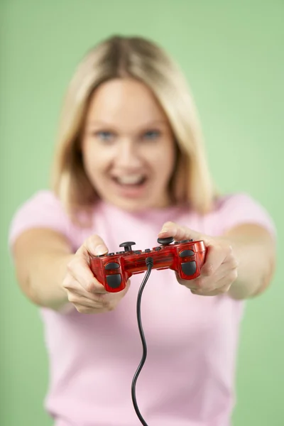 Γυναίκα εκμετάλλευση βίντεο ελεγκτή παιχνιδιών — Φωτογραφία Αρχείου