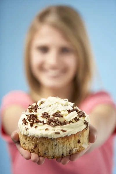 Teenage Girl Holding Cream Cake — Stock Photo, Image