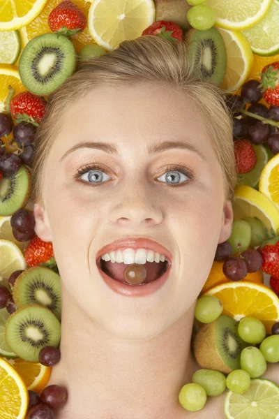 Portrait Young Woman Eating Chocolate — Stock Photo, Image