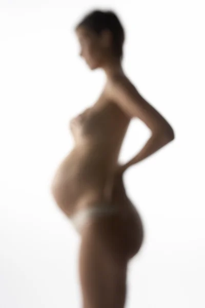妊娠中の女性のソフト フォーカス ビュー — ストック写真