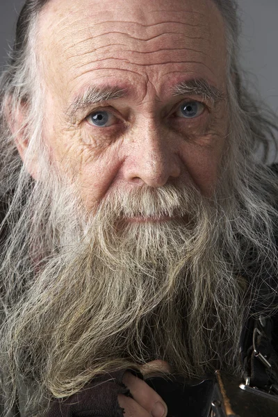 Homme âgé avec longue barbe — Photo