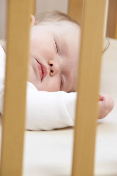 Yeni doğan bebek karyolası — Stok fotoğraf