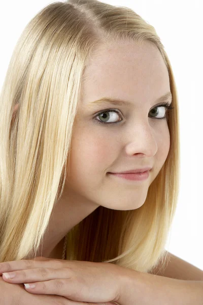 Retrato de menina adolescente sorridente — Fotografia de Stock
