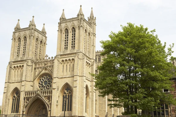 Na zewnątrz katedry w bristol, Wielka Brytania — Zdjęcie stockowe