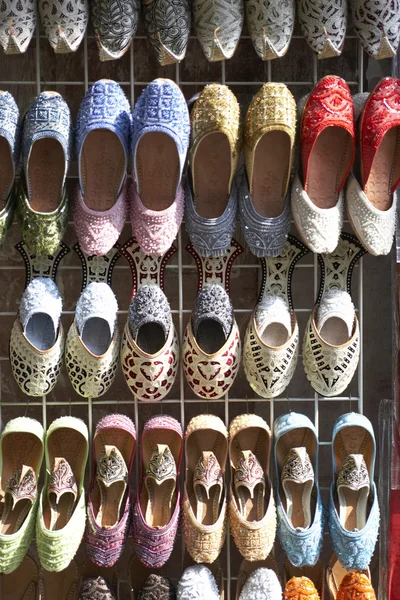 Dubai Pantofole Colorate Nel Souk — Foto Stock