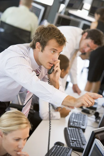 Stock Trader On The Phone — Stockfoto
