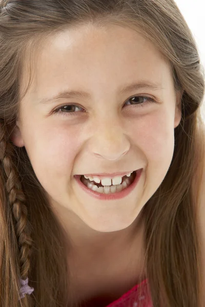 Studio portret van lachende meisje — Stockfoto