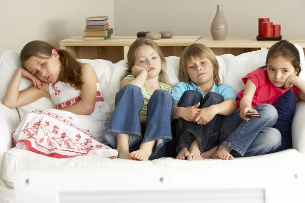 Young Children Watching Television Home — Stock Photo, Image