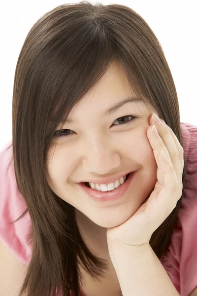Estudio retrato de sonrisa adolescente chica — Foto de Stock