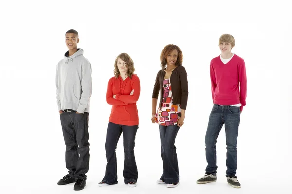 Grupo Cuatro Adolescentes Estudio — Foto de Stock