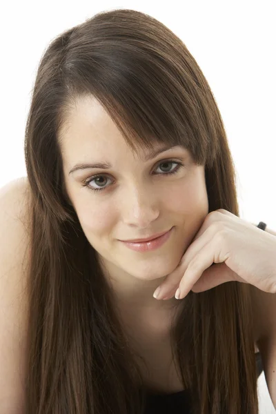 Studioporträt eines Teenagers auf weißem Hintergrund — Stockfoto