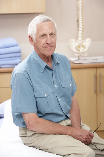 Porträt Eines Männlichen Osteopathen — Stockfoto