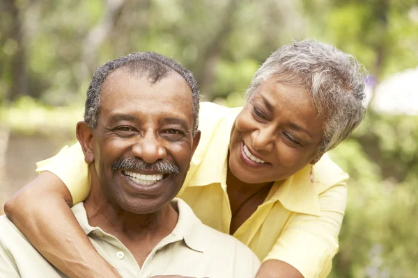 Senior Couple Outdoors Hugging — Stock Photo, Image