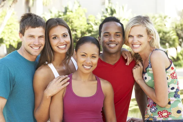 Group Of Young Friends Having Fun Together — Stock Photo, Image