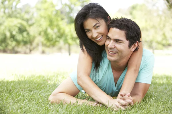 Portrait Of Young Couple In Park — Stock Photo, Image