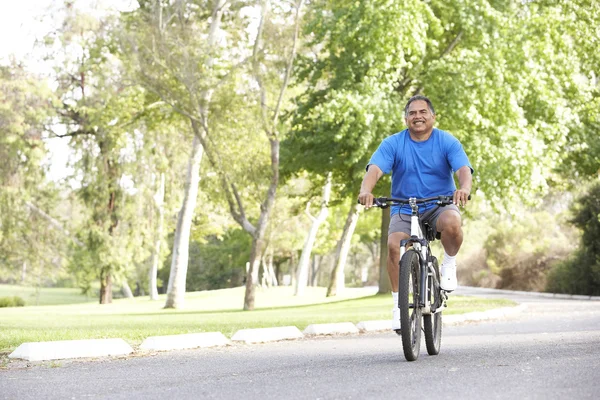 Homme Âgé Faisant Vélo Dans Parc — Photo