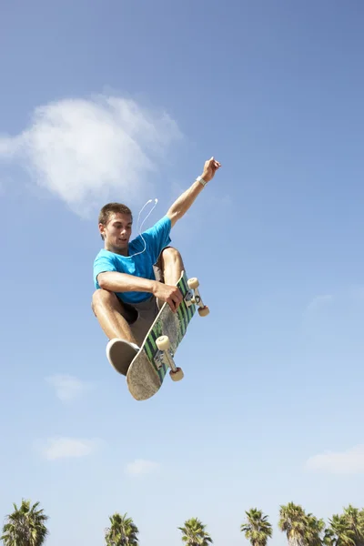 Adolescente Menino Skate Parque — Fotografia de Stock