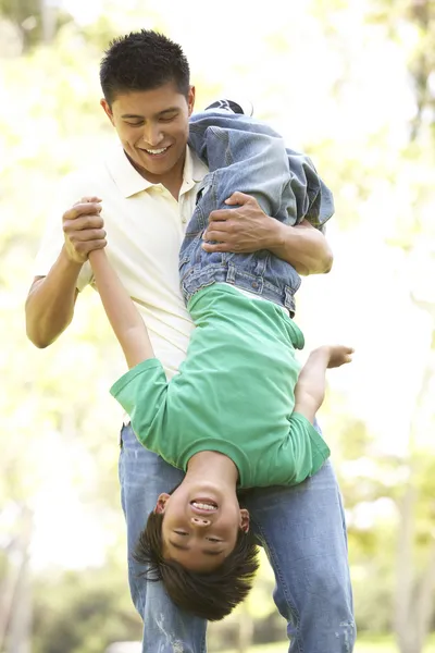 Father Son Park — Stock Photo, Image