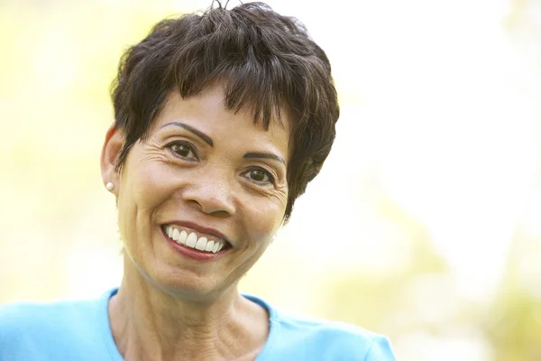 Portrait Smiling Senior Woman Outdoors — Stock Photo, Image
