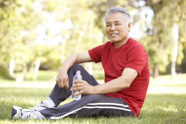 Homem Sênior Relaxante Após Exercício — Fotografia de Stock