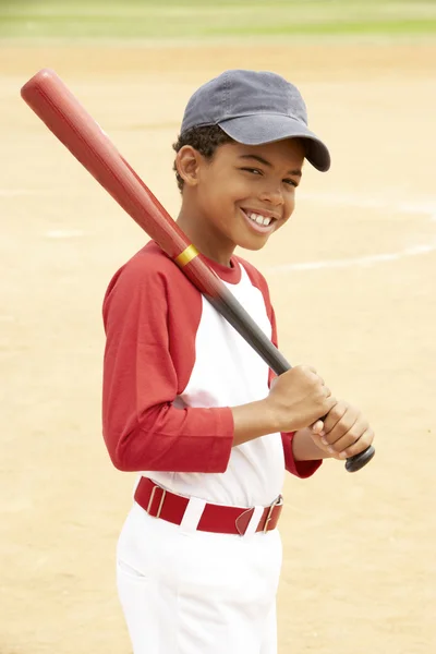 Молодий Хлопчик Грає Бейсбол — стокове фото