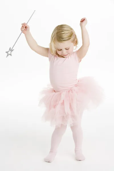 Weinig ballerina bedrijf toverstaf — Stockfoto