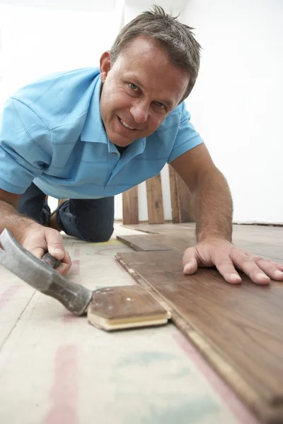 铺设木地板的生成器 — 图库照片