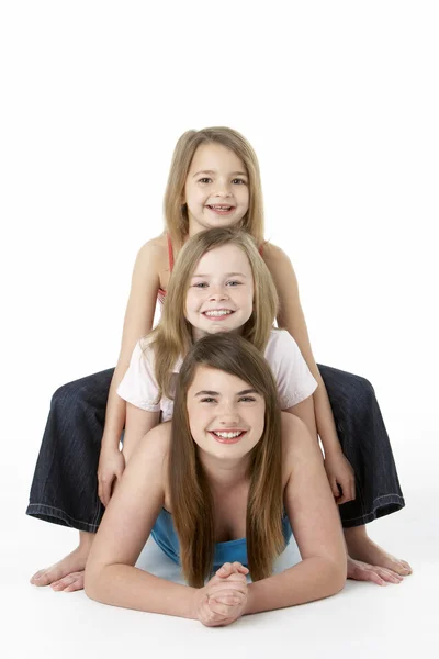 Drie Meisjes Leggen Maag Studio — Stockfoto