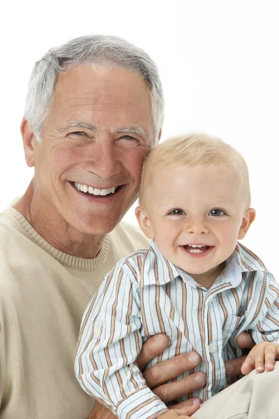 Estudio Retrato Del Abuelo Sosteniendo Nieto — Foto de Stock