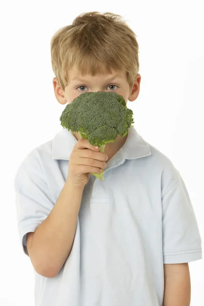 Retrato Estúdio Menino Jovem Segurando Brócolis — Fotografia de Stock