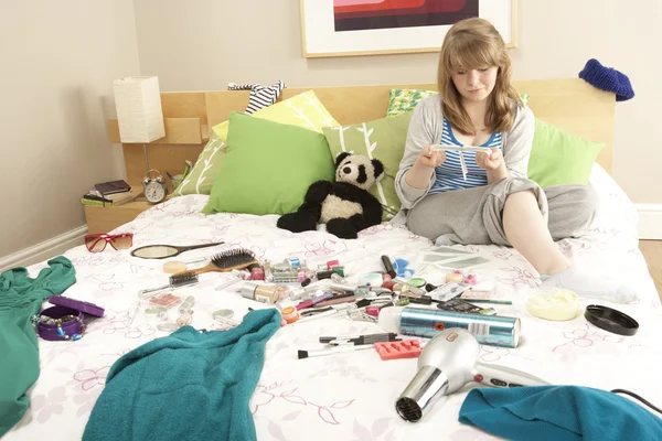 Teenage Girl Untidy Bedroom Waxing Legs — Stock Photo, Image