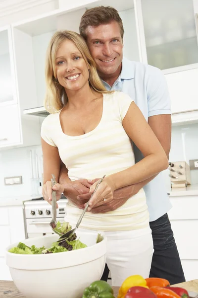 Husband And Wife Preparing — Stock Photo, Image