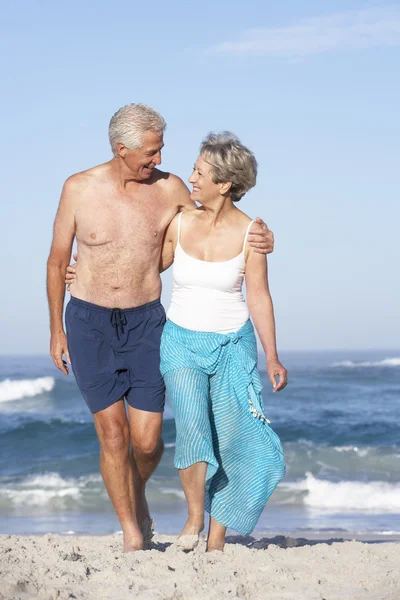 Äldre par på semester — Stockfoto