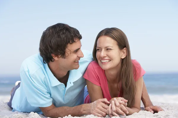 Young Couple Relaxing On — Stock Photo, Image