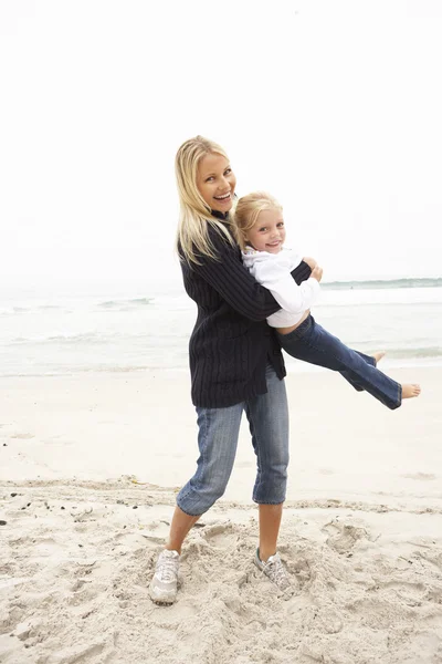 Mor Och Dotter Semester Att Kul Vintern Beach — Stockfoto
