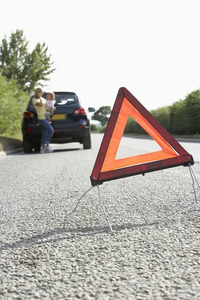 Mother Daughter Broken Country Road Hazard Warn — Stock Photo, Image